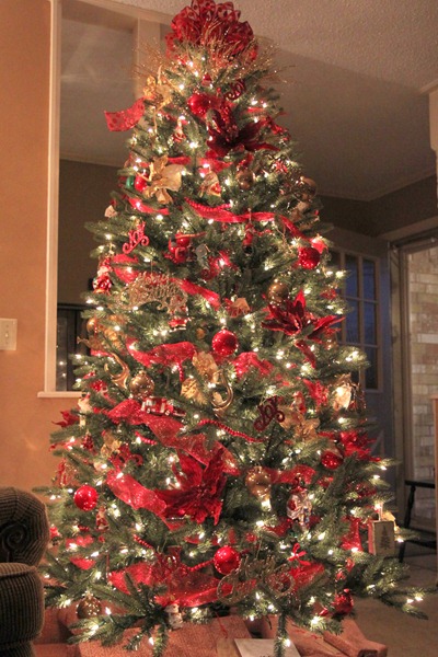 Tracy's Trinkets and Treasures: Our New Christmas Tree